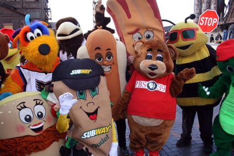 The Benefits of Hiring a Mascot for Your Neighborhood Party